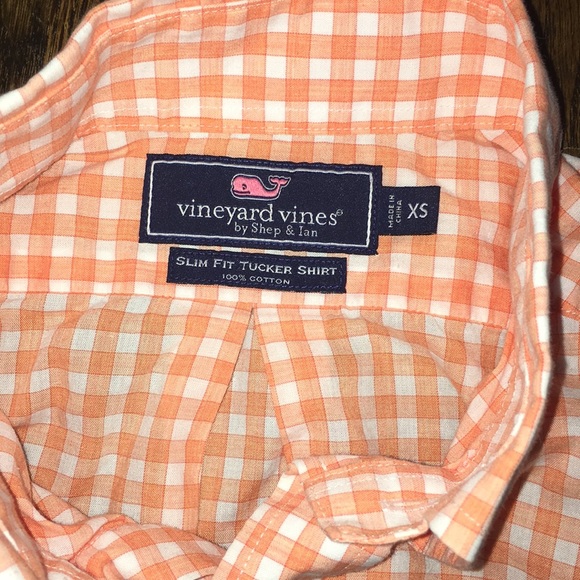 Vineyard Vines Extra small button down. - Picture 2 of 3